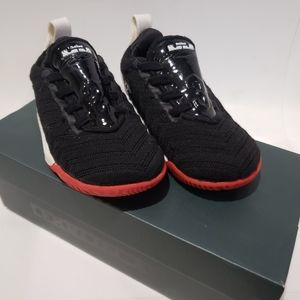 Nike LeBron 16  Toddler Size 8C